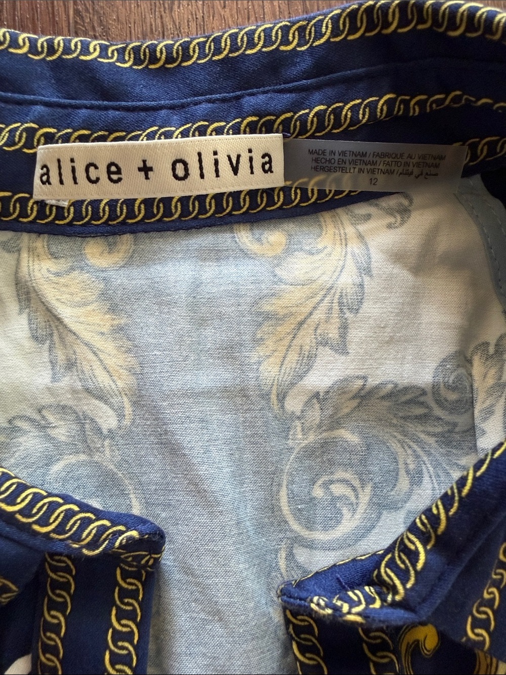 Alice + Olivia Lucy Print Mini Shirtdress - Picture 4 of 7